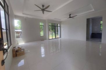 Semi-D Kg Telaga Batin Kuala Nerus Terengganu