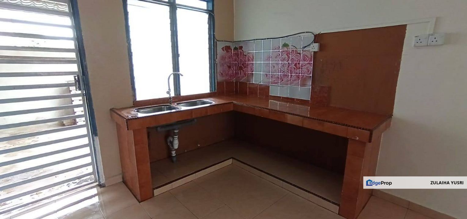 Endlot Taman Teratai Bukit Setongkol Kuantan, Pahang, Kuantan