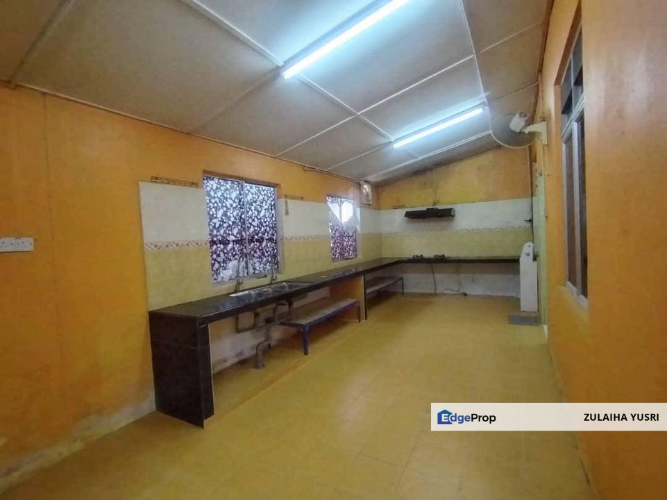 Semi-D Taman Sepekan Makmur, Pahang, Pekan