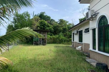 PERUMAHAN TANAH PUTIH PEKAN