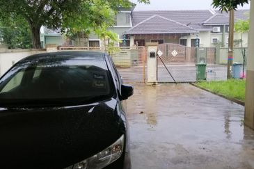 TAMAN IMPIANA ROMPIN