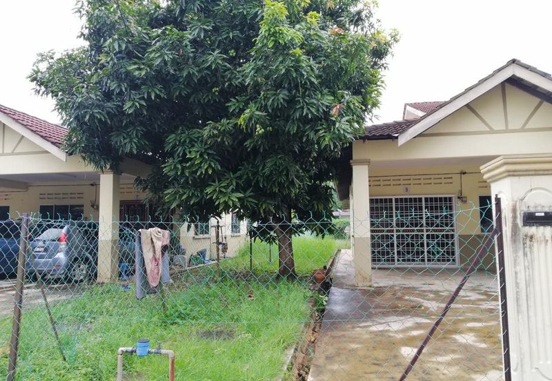 TAMAN IMPIANA ROMPIN