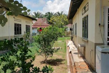 TAMAN IMPIANA ROMPIN