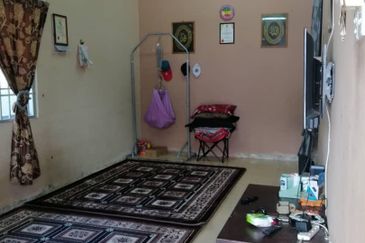 TAMAN IMPIANA ROMPIN