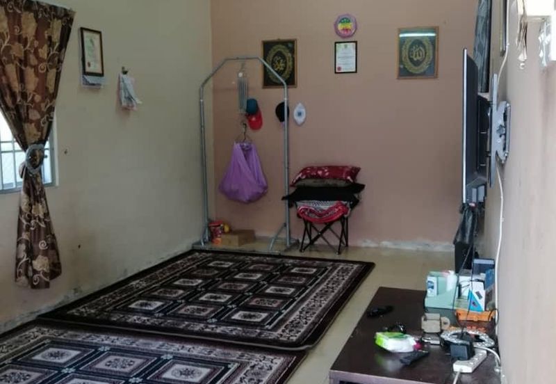 TAMAN IMPIANA ROMPIN