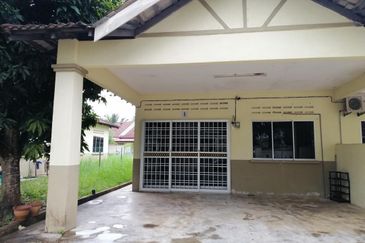 TAMAN IMPIANA ROMPIN