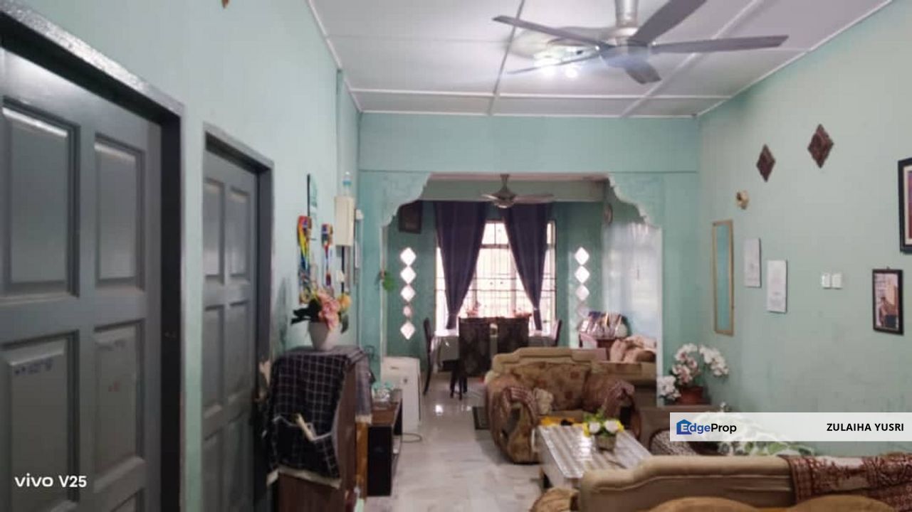 Semi-D Taman Perdana Pekan, Pahang, Pekan