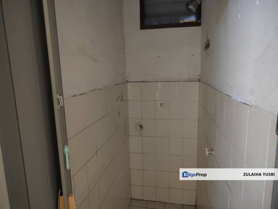 Semi-D Taman Jambu Pekan, Pahang, Pekan