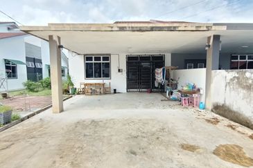 TAMAN IMPIANA ROMPIN