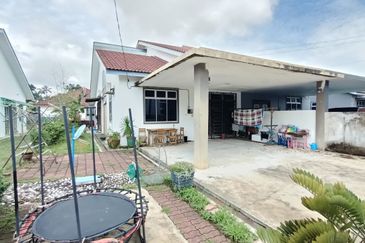 TAMAN IMPIANA ROMPIN