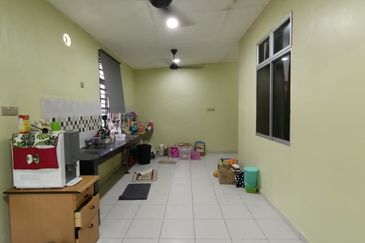 TAMAN IMPIANA ROMPIN