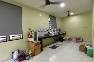 TAMAN IMPIANA ROMPIN