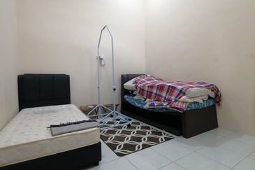 TAMAN IMPIANA ROMPIN