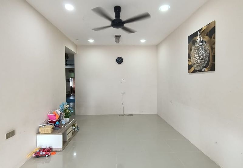 TAMAN IMPIANA ROMPIN