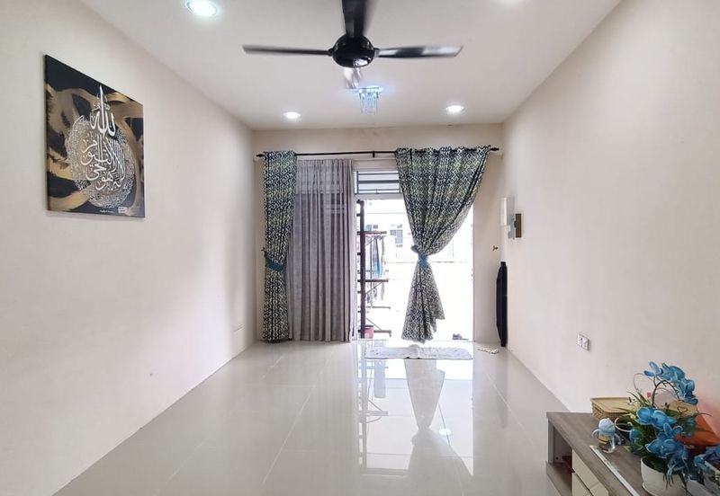 TAMAN IMPIANA ROMPIN