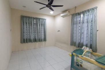 TAMAN IMPIANA ROMPIN