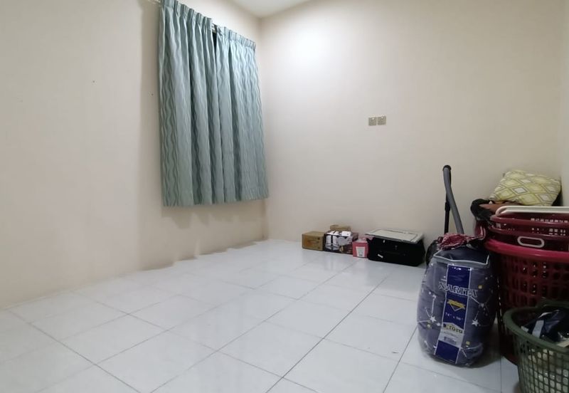 TAMAN IMPIANA ROMPIN