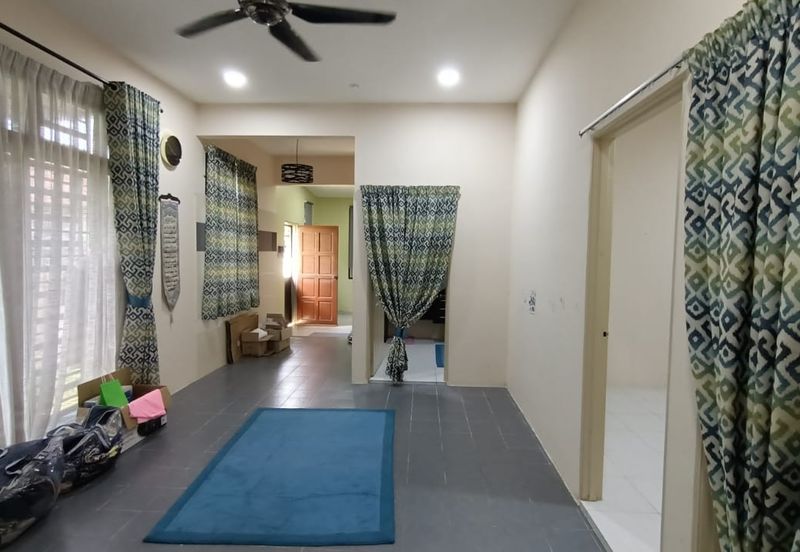 TAMAN IMPIANA ROMPIN