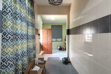 TAMAN IMPIANA ROMPIN