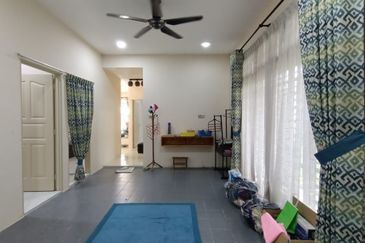 TAMAN IMPIANA ROMPIN