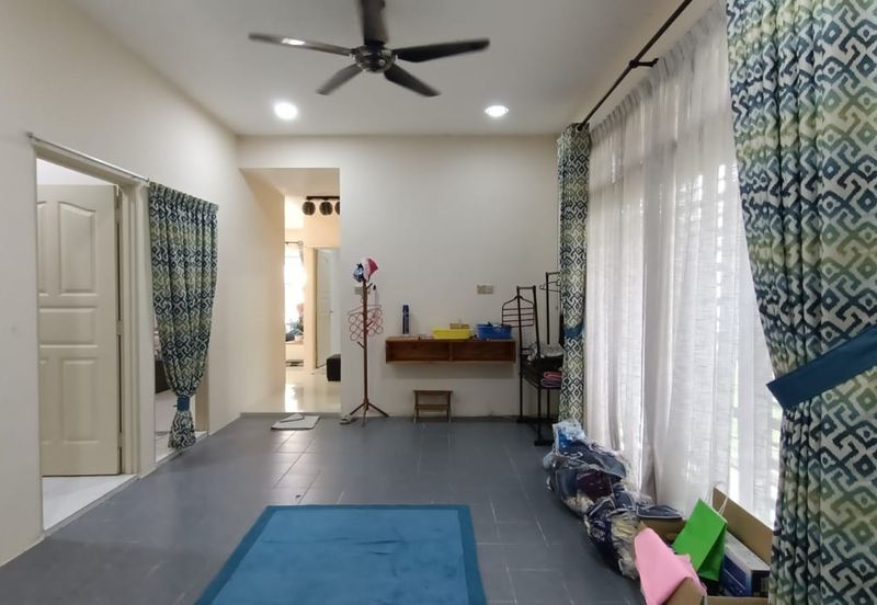 TAMAN IMPIANA ROMPIN