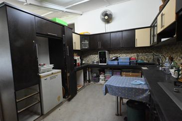 PUSAT KOMERSIAL BATU 3