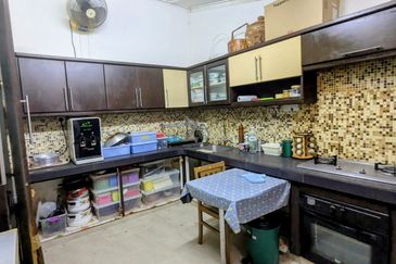 PUSAT KOMERSIAL BATU 3