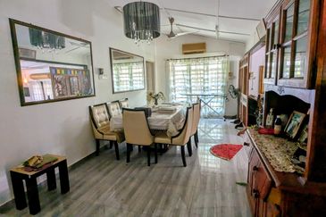 PUSAT KOMERSIAL BATU 3