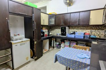 PUSAT KOMERSIAL BATU 3