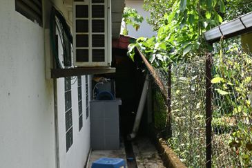 PUSAT KOMERSIAL BATU 3