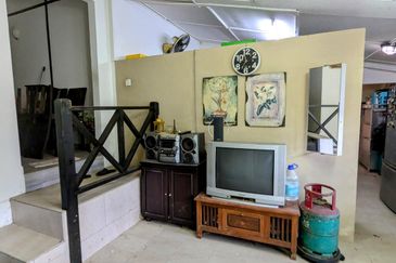 PUSAT KOMERSIAL BATU 3