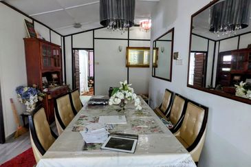 PUSAT KOMERSIAL BATU 3