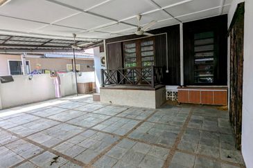 PUSAT KOMERSIAL BATU 3