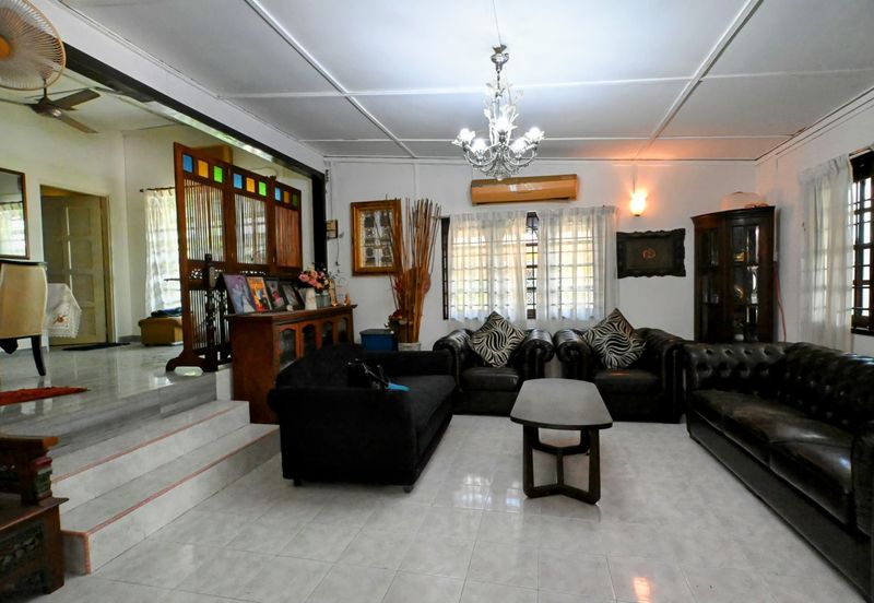 PUSAT KOMERSIAL BATU 3