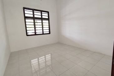 TAMAN ALOR ARA DAHLIA (P/LOT 435)