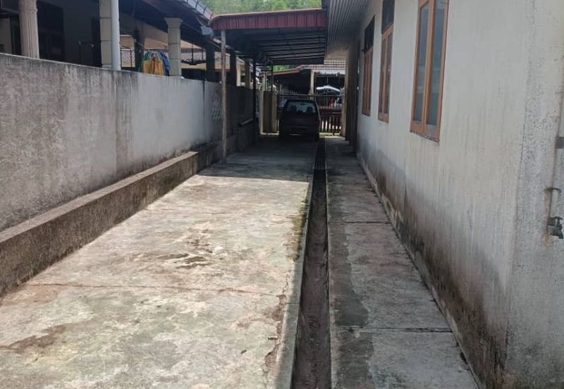 Cornerlot Tanah Luas Taman Indah Permai Paka