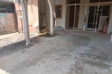 Cornerlot Tanah Luas Taman Indah Permai Paka