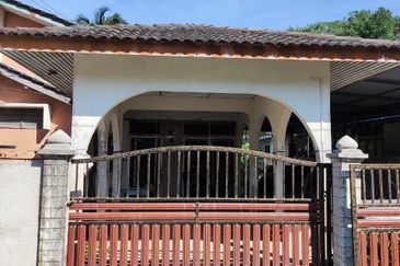 Cornerlot Tanah Luas Taman Indah Permai Paka