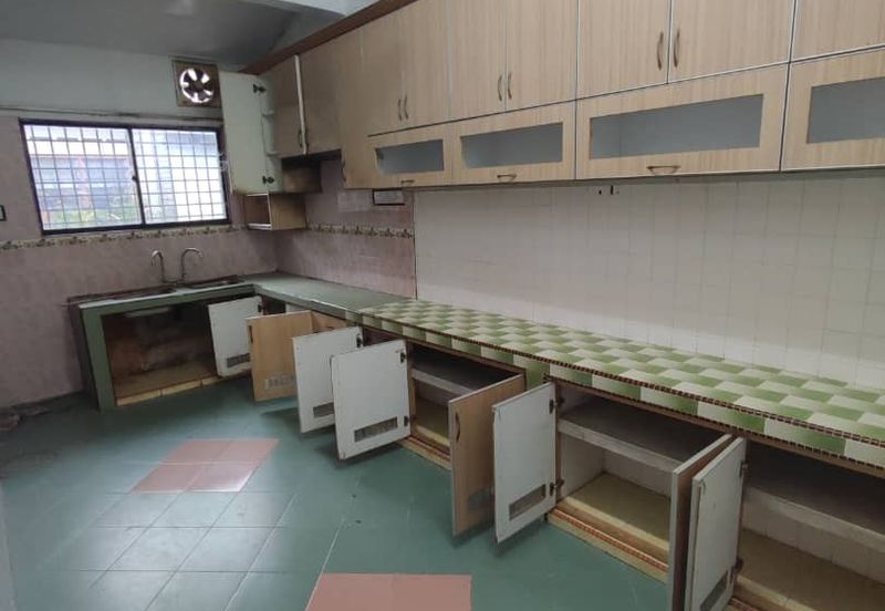 PERKAMPUNGAN SRI MAHKOTA AMAN