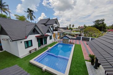 [Pool]Homestay Untuk Dijual di Merang Setiu