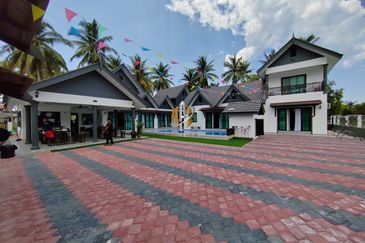 [Pool]Homestay Untuk Dijual di Merang Setiu