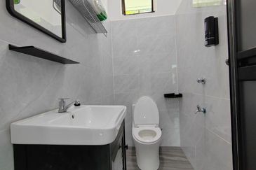 [Pool]Homestay Untuk Dijual di Merang Setiu