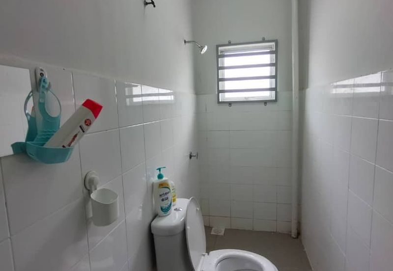 BANDAR SATELITE MUADZAM SHAH