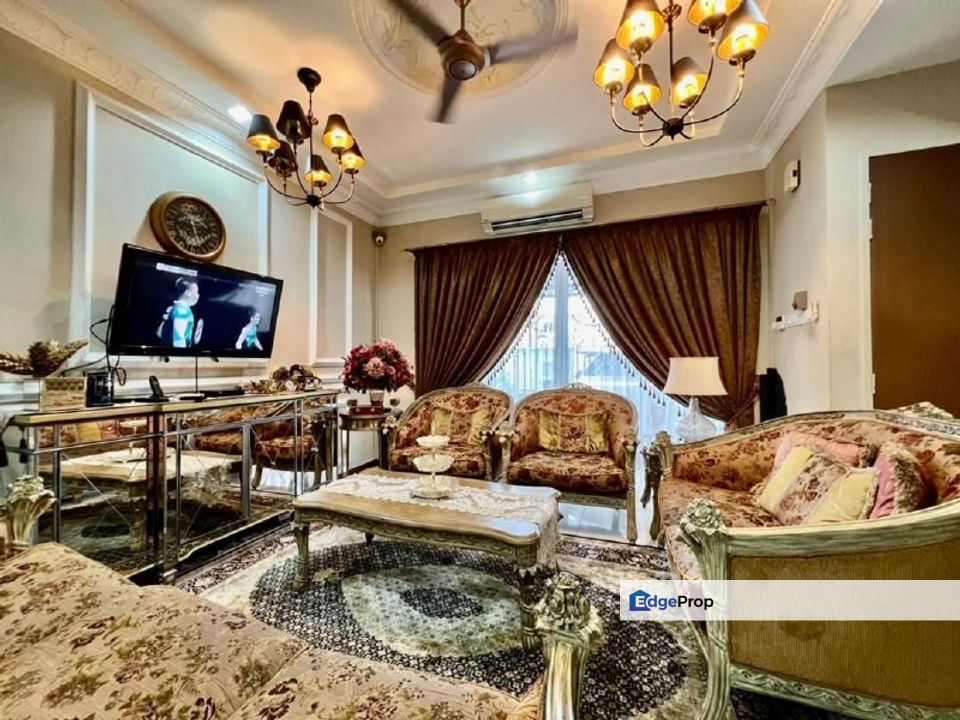 MOSTLY FURNISHED 3 STOREY TERRACE (INTERMEDIATE) TAMAN SELASEH, BATU CAVES FOR SALE, Selangor, Batu Caves 