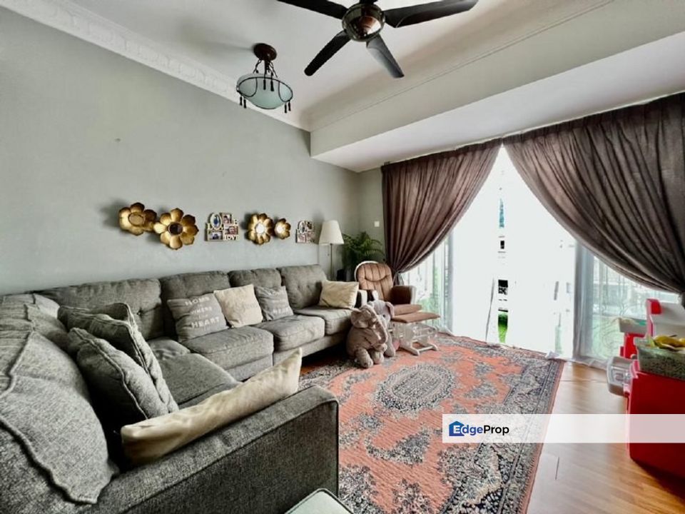 MOSTLY FURNISHED 3 STOREY TERRACE (INTERMEDIATE) TAMAN SELASEH, BATU CAVES FOR SALE, Selangor, Batu Caves 