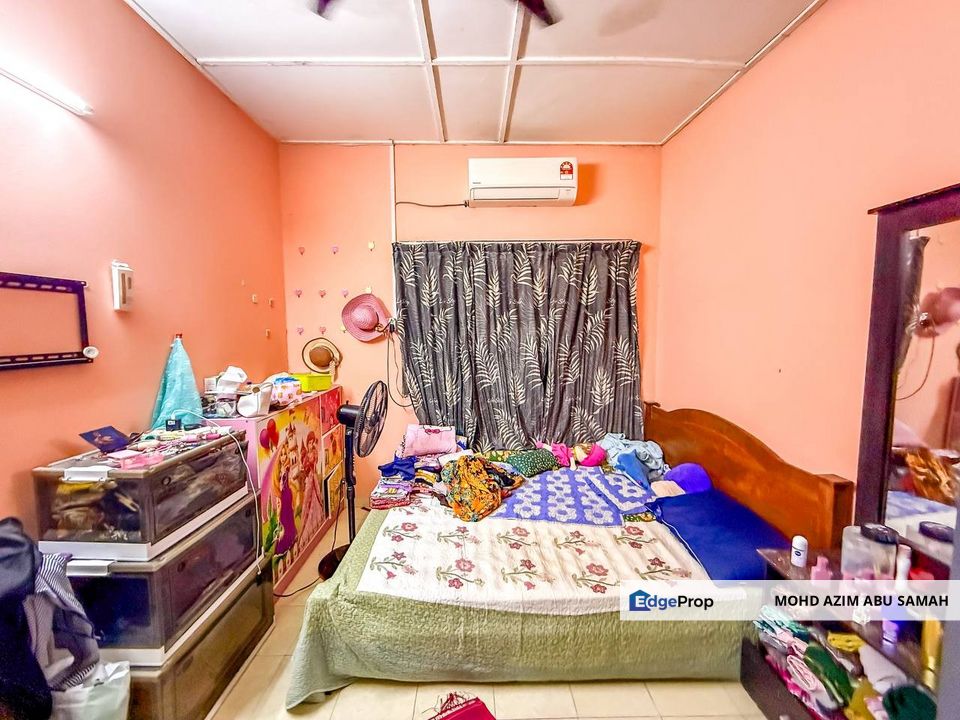 FOR SALE - FACING OPEN! Single Storey Terrace Seksyen 17 Shah Alam, Selangor, Shah Alam