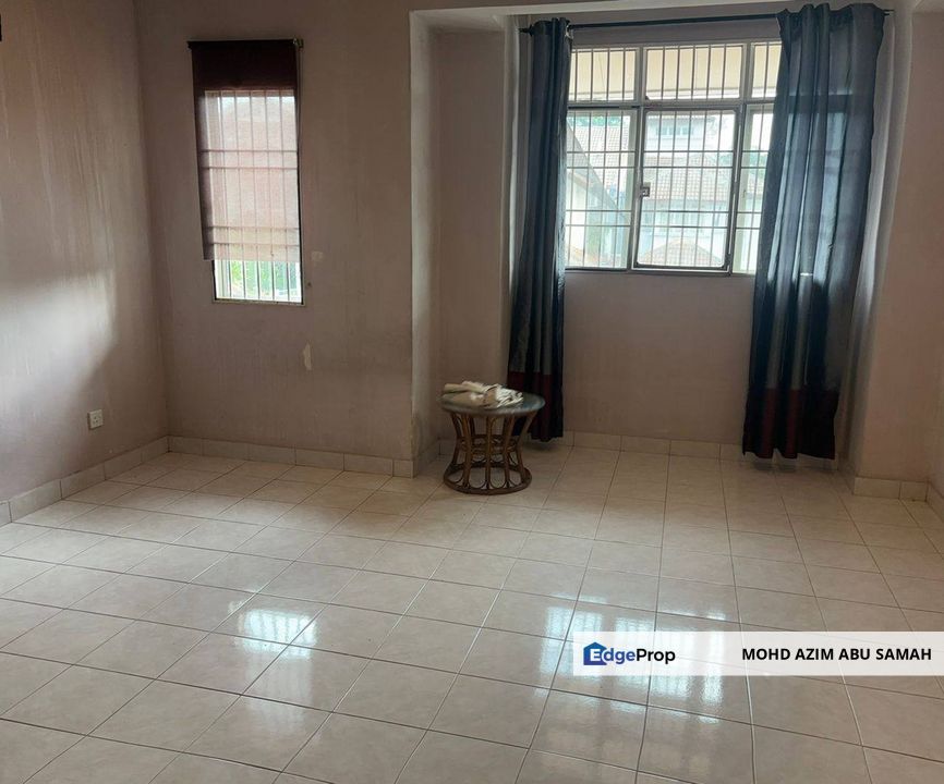 WTS FOR SALE  Taman Bukit Subang, Shah Alam  Elmina Mall Nearby Double Storey Terrace House Kitchen Fully Extended, Selangor, Shah Alam