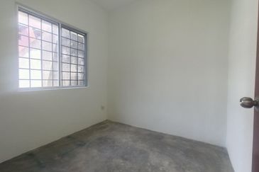 Jalan Semarak, Bukit Beruntung