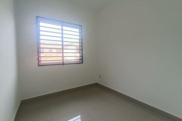 Jalan Semarak, Bukit Beruntung