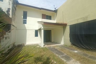 Jalan Semarak, Bukit Beruntung